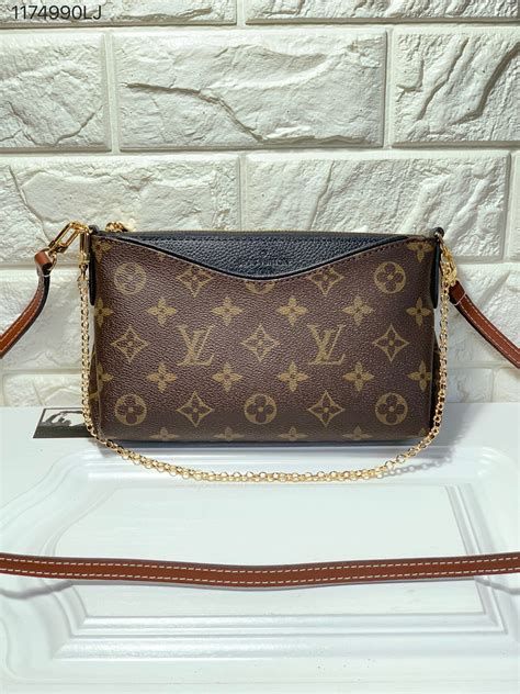 small louis vuitton bag crossbody